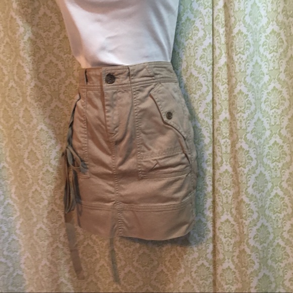 ✨HOST PICK✨ Banana Republic khaki miniskirt - Picture 4 of 9